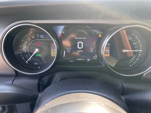 Used 2023 Jeep Wrangler Unlimited w/ Cold Weather Group AWD/4WD image 8