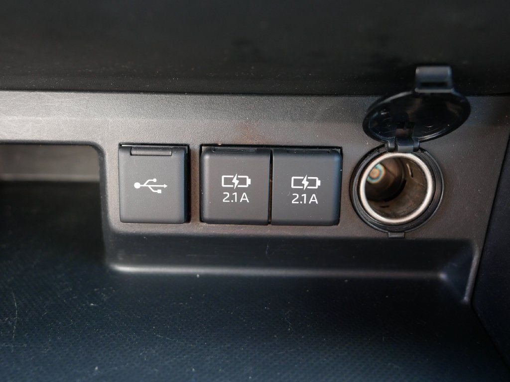 Used 2021 Toyota Highlander XSE AWD/4WD image 21