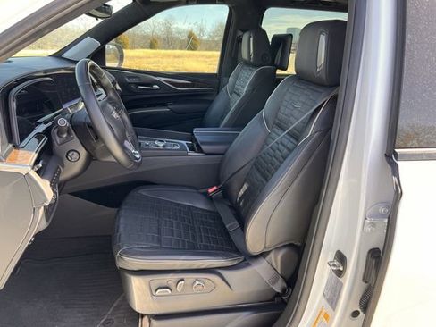 Certified 2024 Cadillac Escalade ESV Sport Platinum w/ Heavy-Duty Trailer Package image 25