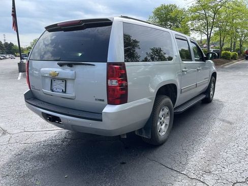 Used 2010 Chevrolet Suburban LT image 13