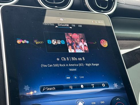 Used 2025 Mercedes-Benz GLC 300 4MATIC image 23