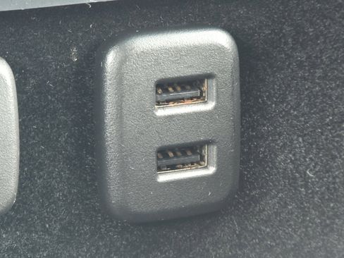 Used 2019 Cadillac Escalade Premium Luxury image 10