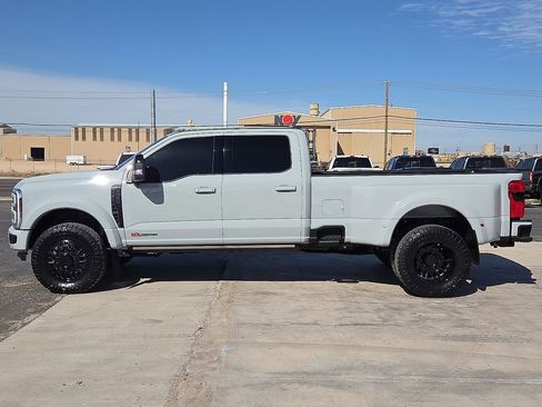 Used 2025 Ford F450 Platinum w/ FX4 Off-Road Package AWD/4WD image 2
