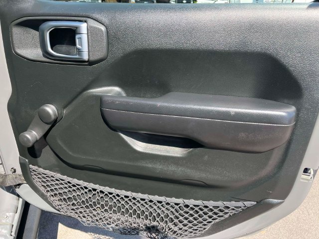 Used 2020 Jeep Wrangler Sport AWD/4WD image 17