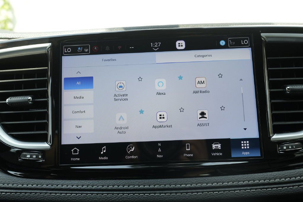 Used 2025 Chrysler Pacifica Limited FWD image 63