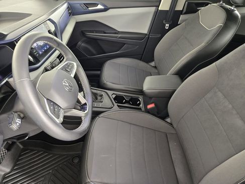 Used 2023 Volkswagen Taos SE w/ Panoramic Sunroof Package FWD image 14