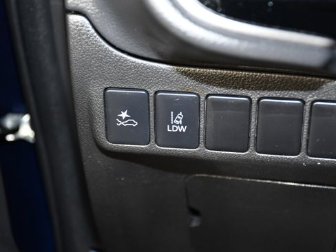 Used 2020 Mitsubishi Outlander LE AWD/4WD image 34