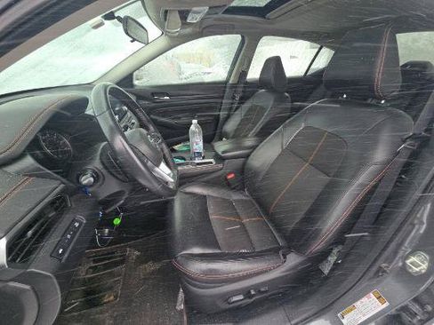 Used 2019 Nissan Altima 2.5 SR w/ SR Premium Package FWD image 3