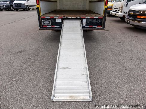 Used 2019 GMC Savana 3500 Extended w/ Driver Convenience Package image 17