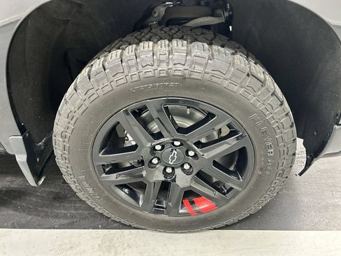 Used 2024 Chevrolet Silverado 1500 RST w/ Redline Edition AWD/4WD image 8