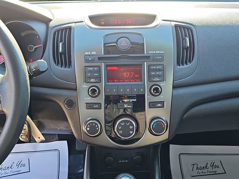 Used 2013 Kia Forte EX image 25