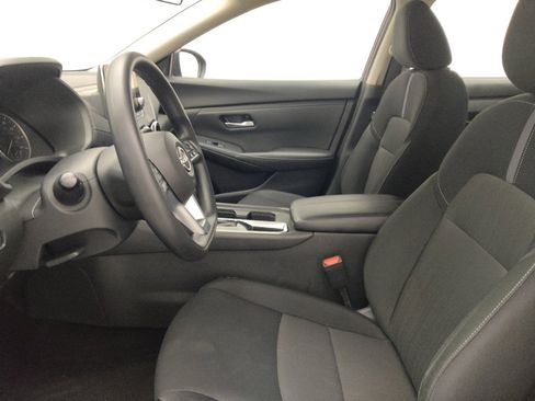 Used 2025 Nissan Sentra SV FWD image 17