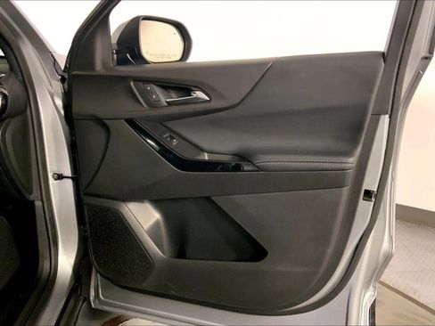 Used 2025 Chevrolet Equinox LT image 25