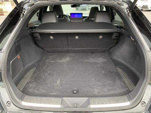 Used 2024 Toyota Venza Limited image 34