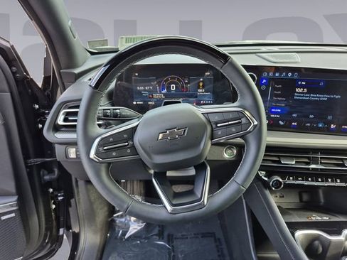 Used 2026 Chevrolet Traverse LT w/ Enhanced Driving Package AWD/4WD image 13
