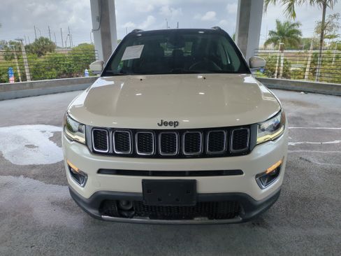 Certified 2018 Jeep Compass Limited w/ Navigation Group image 3