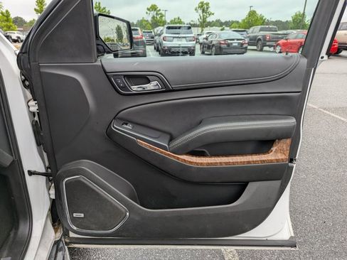 Used 2018 Chevrolet Suburban Premier RWD image 24