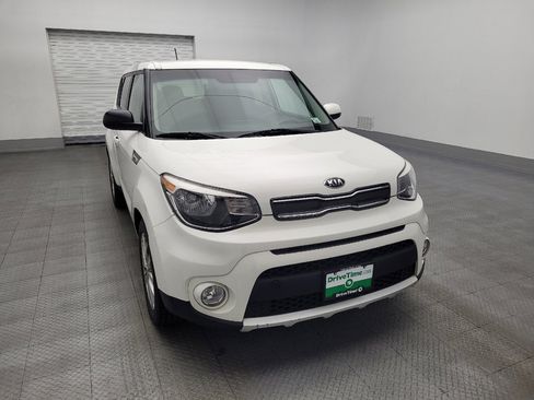 Used 2017 Kia Soul + image 14