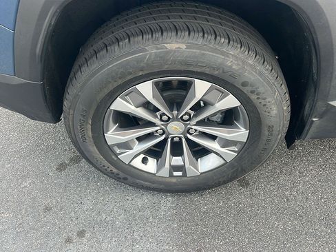 Used 2025 Chevrolet Equinox LT FWD image 38