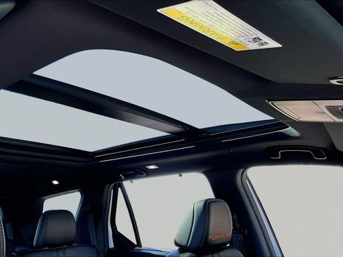 Certified 2025 Honda Pilot TrailSport image 20