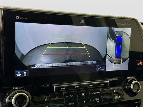 Used 2021 Toyota Highlander Platinum image 14