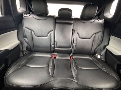 Used 2025 Jeep Compass Limited AWD/4WD image 36