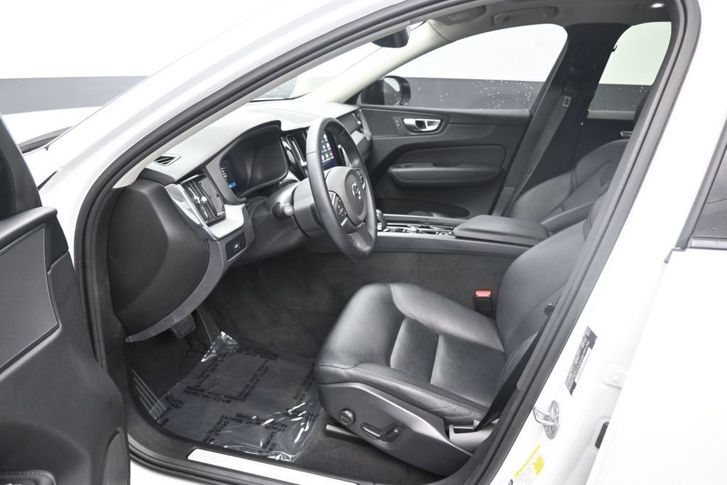 Certified 2024 Volvo XC60 B5 Core w/ Protection Package Premier AWD/4WD image 13