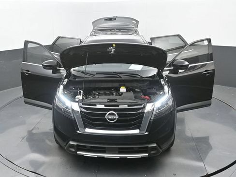Used 2025 Nissan Pathfinder SL AWD/4WD image 36