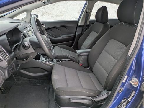 Used 2017 Kia Forte LX image 7