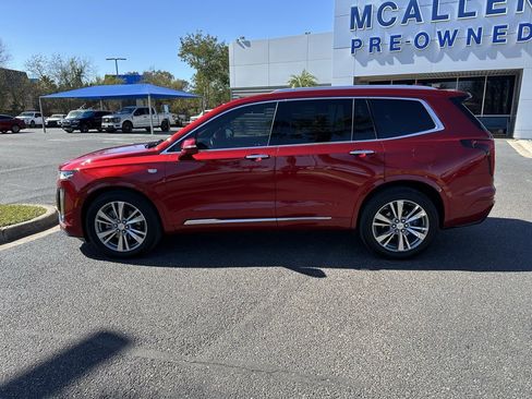 Used 2022 Cadillac XT6 Premium Luxury w/ Technology Package image 3