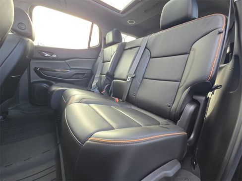 Used 2023 GMC Acadia AT4 image 12