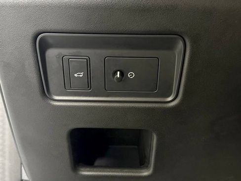 Used 2018 Land Rover Discovery HSE AWD/4WD image 43