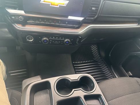 Used 2024 Chevrolet Silverado 1500 LT image 6