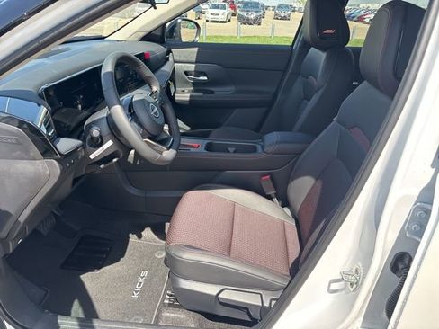 New 2026 Nissan Kicks SR AWD/4WD image 7