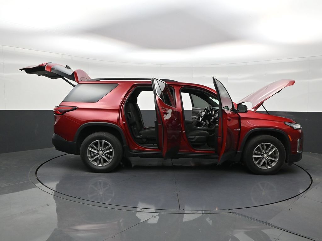 Used 2023 Chevrolet Traverse LT FWD image 29