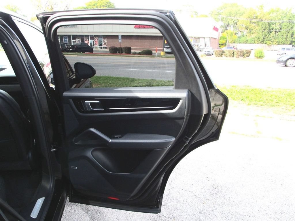 Used 2019 Porsche Cayenne AWD/4WD image 37