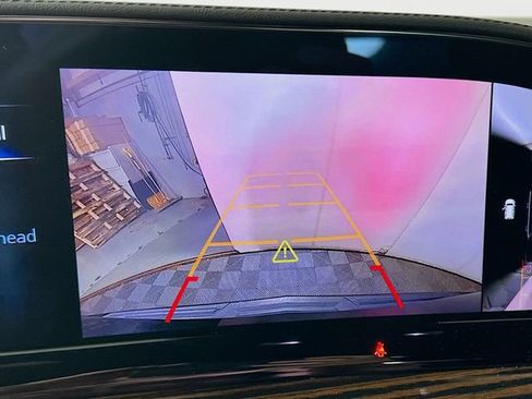 Used 2024 Cadillac Escalade ESV Luxury w/ LPO, Floor Liner Package image 15