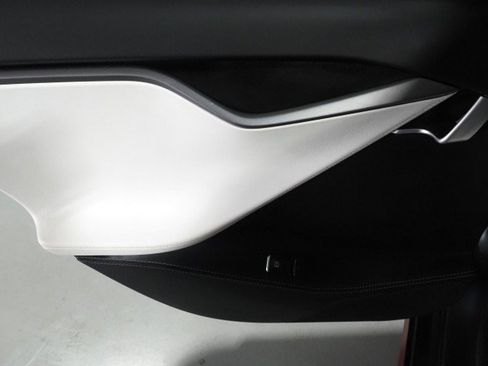 Used 2018 Tesla Model S AWD image 47