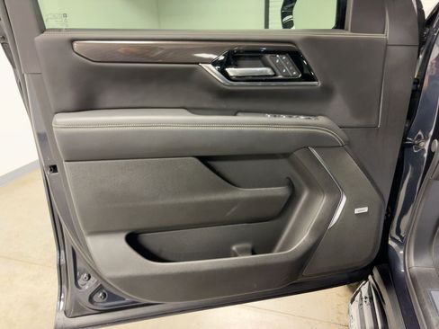 Used 2025 GMC Yukon Elevation image 19