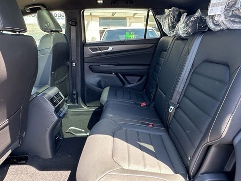 New 2026 Volkswagen Atlas Cross Sport SEL AWD/4WD image 7