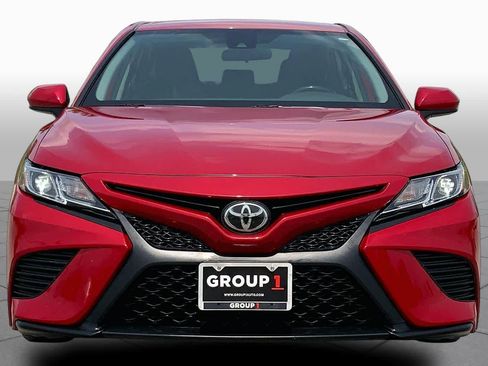 Used 2020 Toyota Camry SE FWD image 4