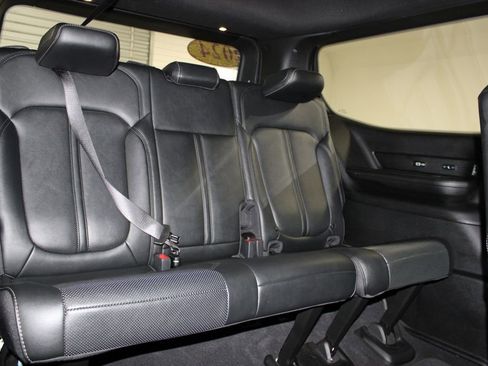 Used 2024 Jeep Wagoneer Series III image 35