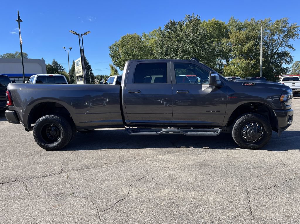 Used 2024 RAM 3500 Big Horn w/ Night Edition AWD/4WD image 5