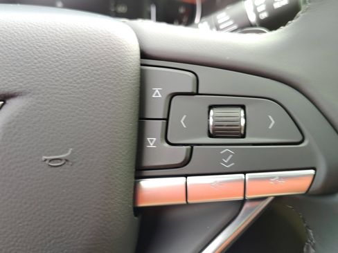 New 2025 Cadillac XT6 Luxury image 21