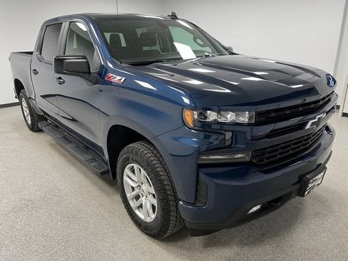Used 2022 Chevrolet Silverado 1500 RST w/ Convenience Package II AWD/4WD image 2