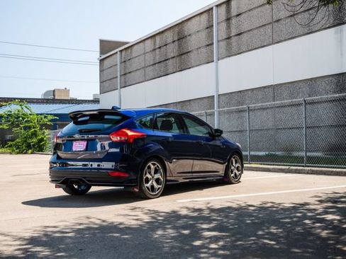 Used 2016 Ford Focus ST FWD image 55
