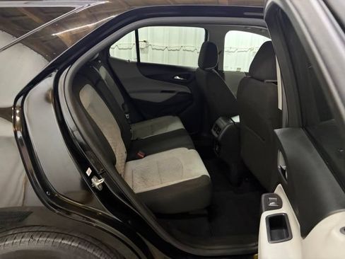 Used 2022 Chevrolet Equinox LS w/ LS Convenience Package FWD image 13