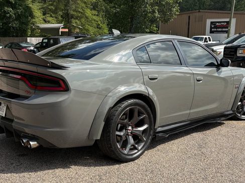 Used 2018 Dodge Charger R/T RWD image 7