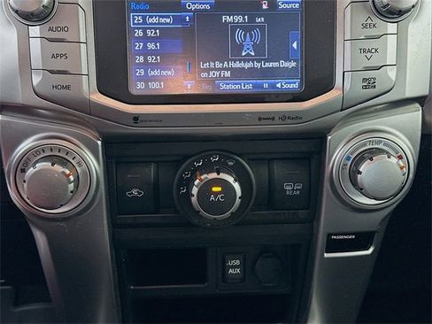 Used 2017 Toyota 4Runner SR5 Premium image 15