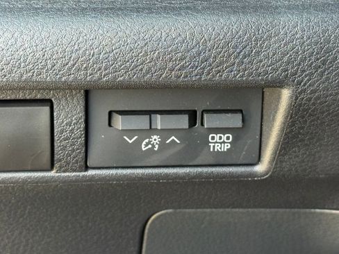 Used 2023 Toyota Sienna XSE AWD/4WD image 29